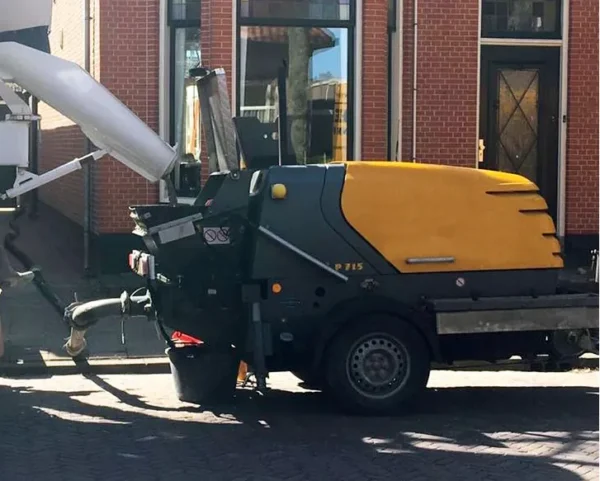 Betonmortel_Betonpomp_Funderingen_Vloeren_Poeren_Aanhanger